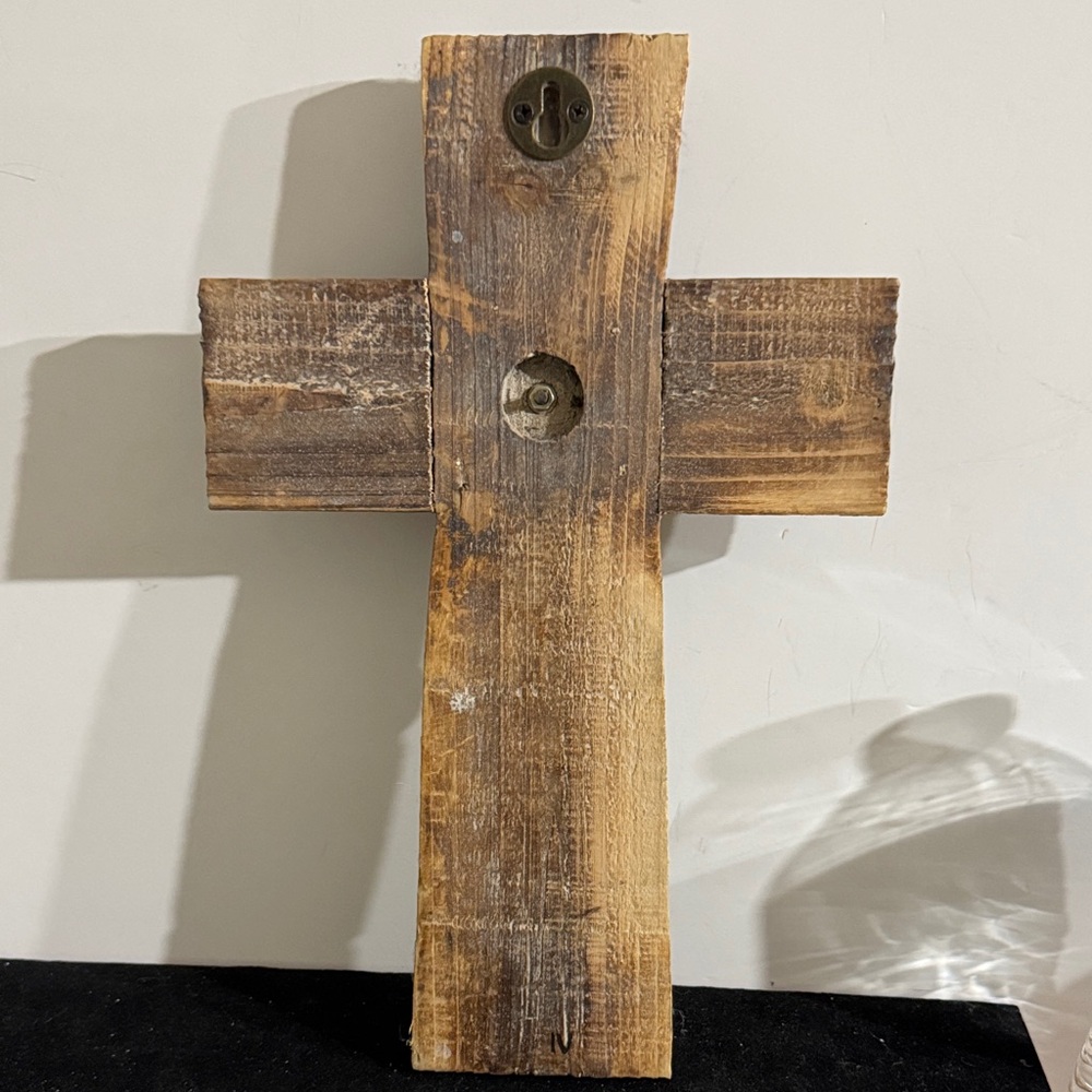 Vintage Distress Rustic metal and wood scrollwork wall hanging cross. - Picture 3 of 6